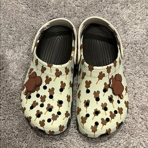 DISNEY ICE CREAM MICKEY CROCS